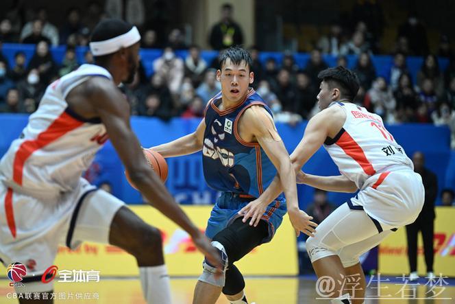 广州男篮迎战四川男篮:今晚揭幕战即将打响 广州男篮迎战四川男篮:今晚揭幕战即将打响